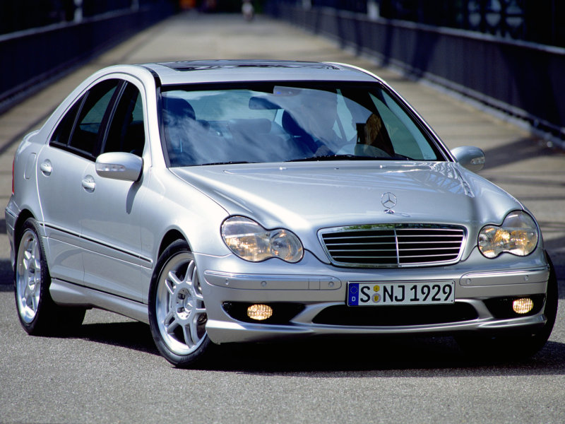 Mercedes_C-Class_Sedan_2001_W203