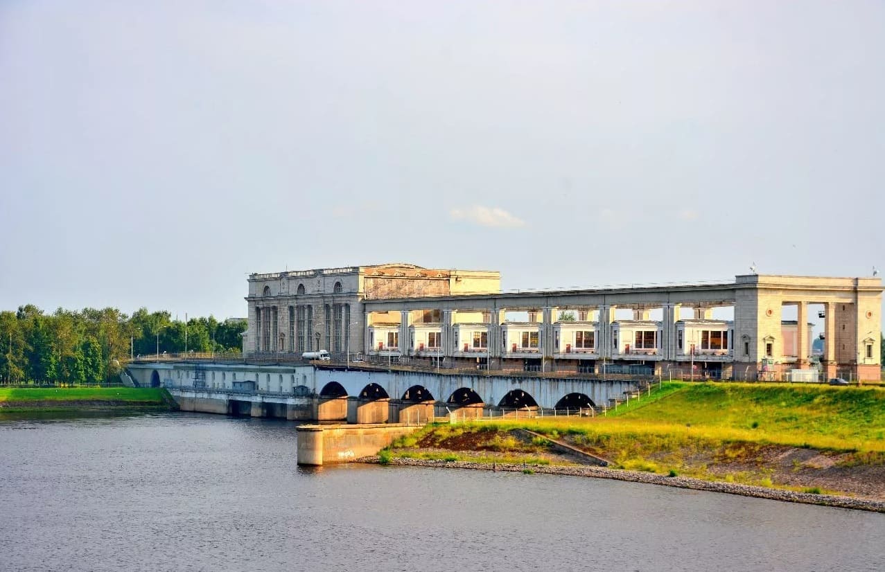 Угличская ГЭС - та самая, ради которой затопили город Калязин в Тверской области