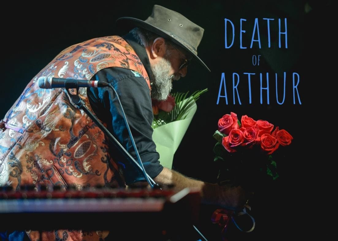 История песни Death of Arthur (1980) группы Аквариум. Сравниваем её с книгой Томаса Мэлори (XV в.) о смерти короля Артура, которой зачитывался Дюша Романов в 1979 году